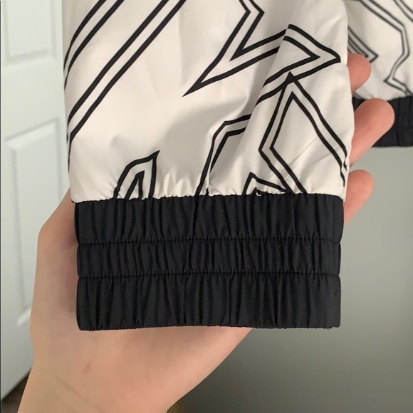 PINK Windbreaker - Picture 5 of 6